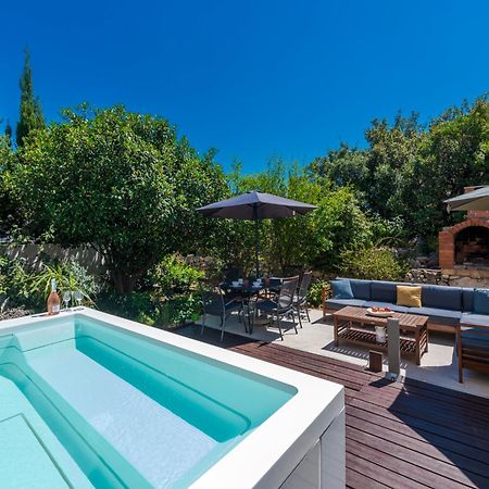 Apartment With Terrace And Mini Pool Green Gold ดูบรอฟนิก ภายนอก รูปภาพ
