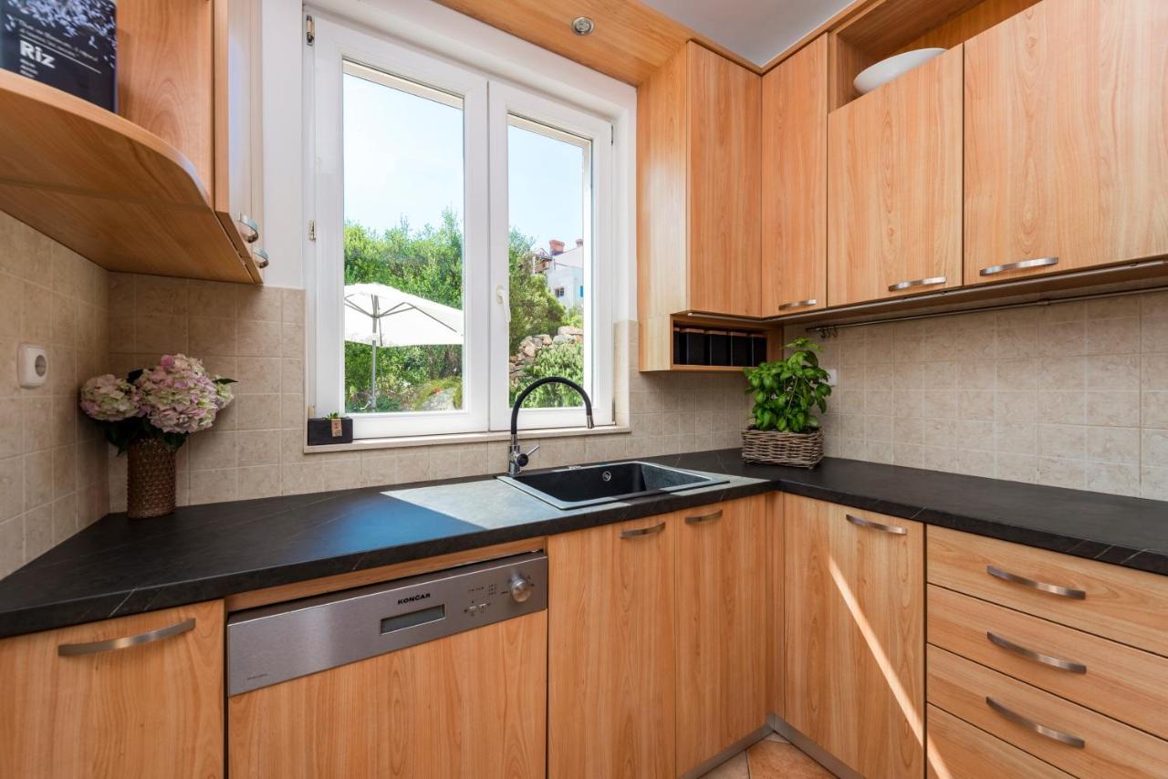 Apartment With Terrace And Mini Pool Green Gold ดูบรอฟนิก ภายนอก รูปภาพ