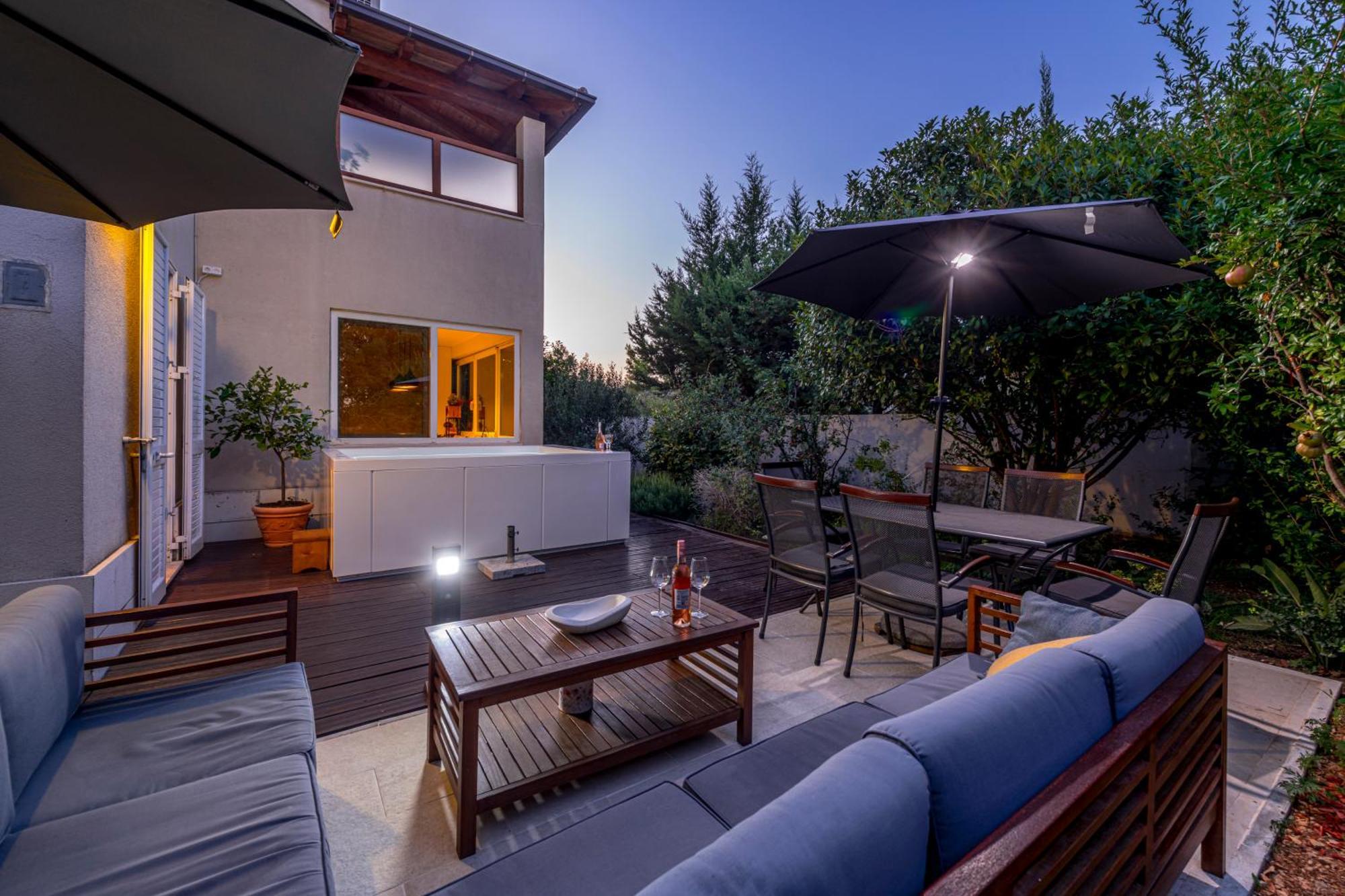 Apartment With Terrace And Mini Pool Green Gold ดูบรอฟนิก ภายนอก รูปภาพ