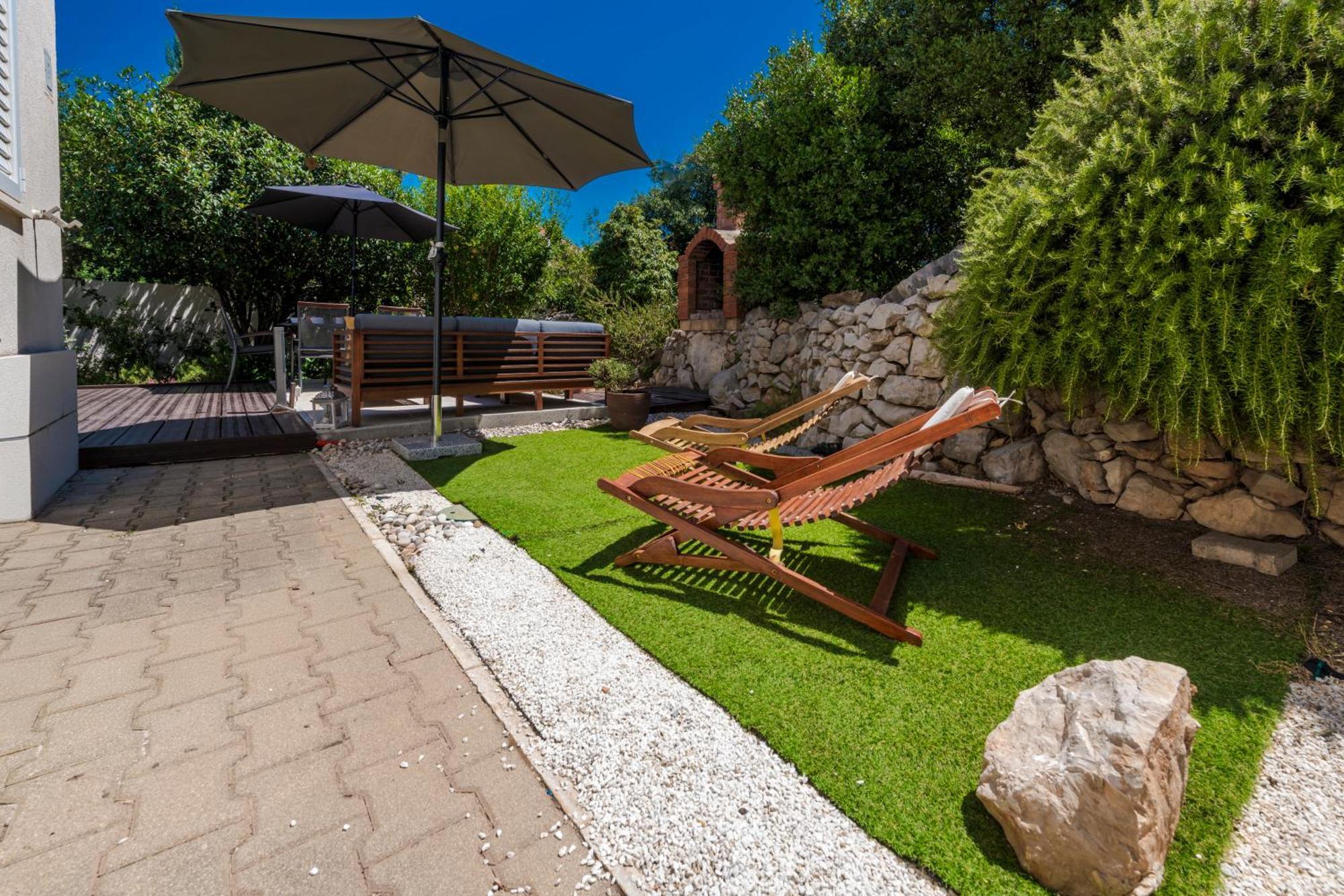 Apartment With Terrace And Mini Pool Green Gold ดูบรอฟนิก ภายนอก รูปภาพ