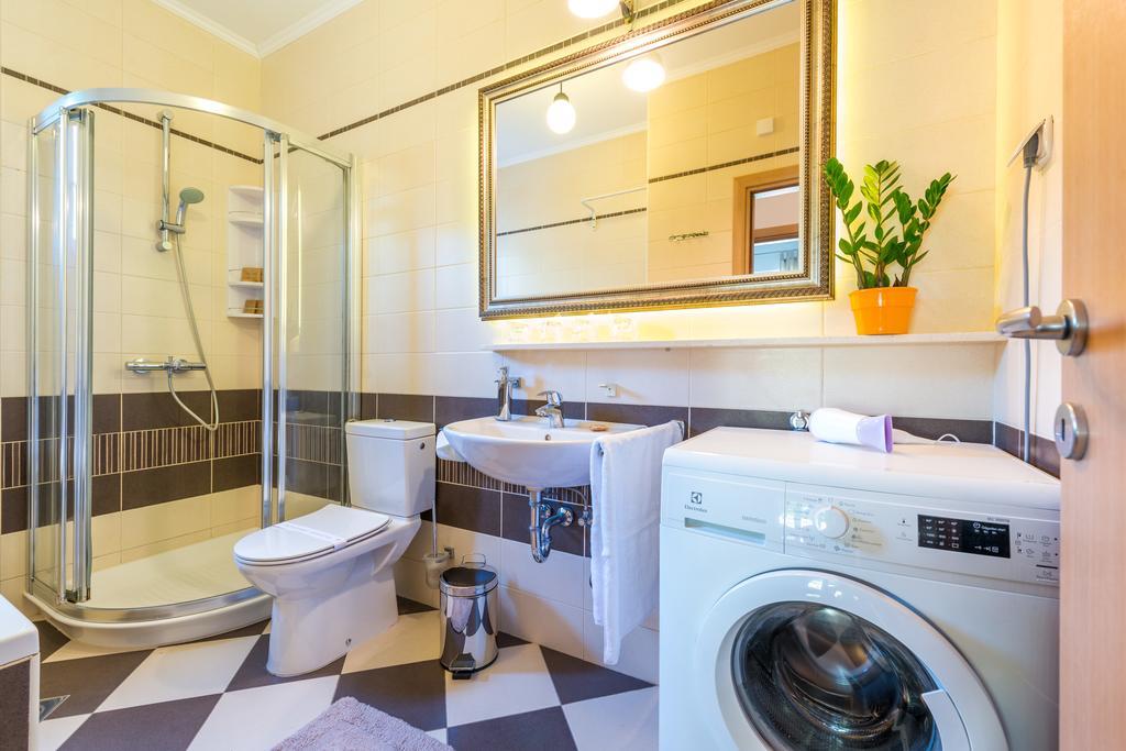 Apartment With Terrace And Mini Pool Green Gold ดูบรอฟนิก ภายนอก รูปภาพ