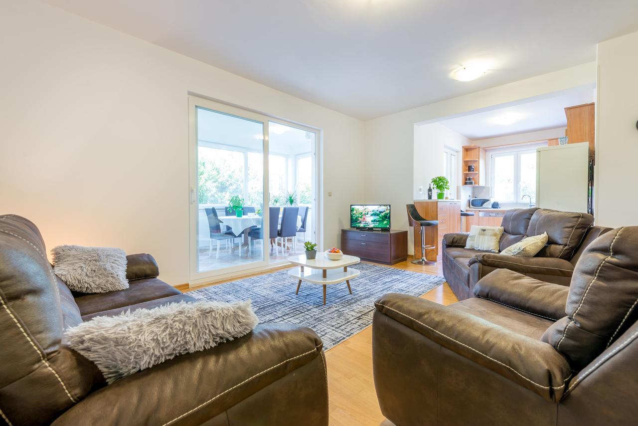 Apartment With Terrace And Mini Pool Green Gold ดูบรอฟนิก ภายนอก รูปภาพ